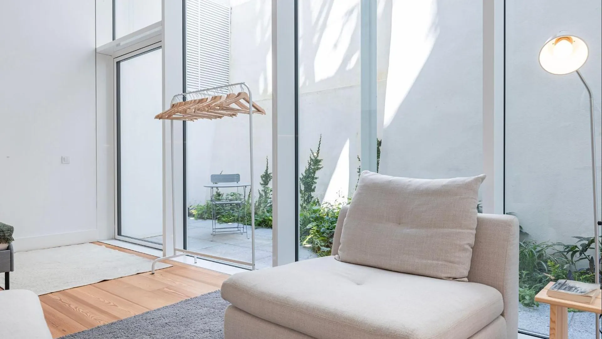 Whome Lisbon'S Elite A Stylish & Modern Studio W Patio Apartment Lisbon